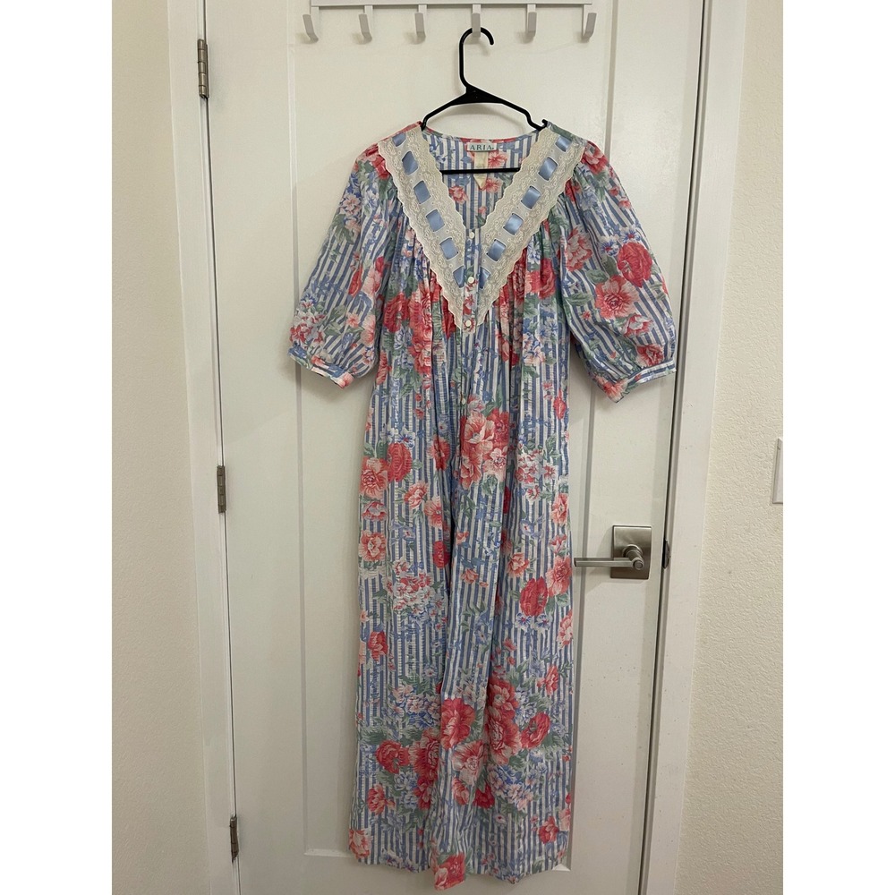 Vintage Aria Nightgown Floral‎ Lace GrandmaCore Cottagecore